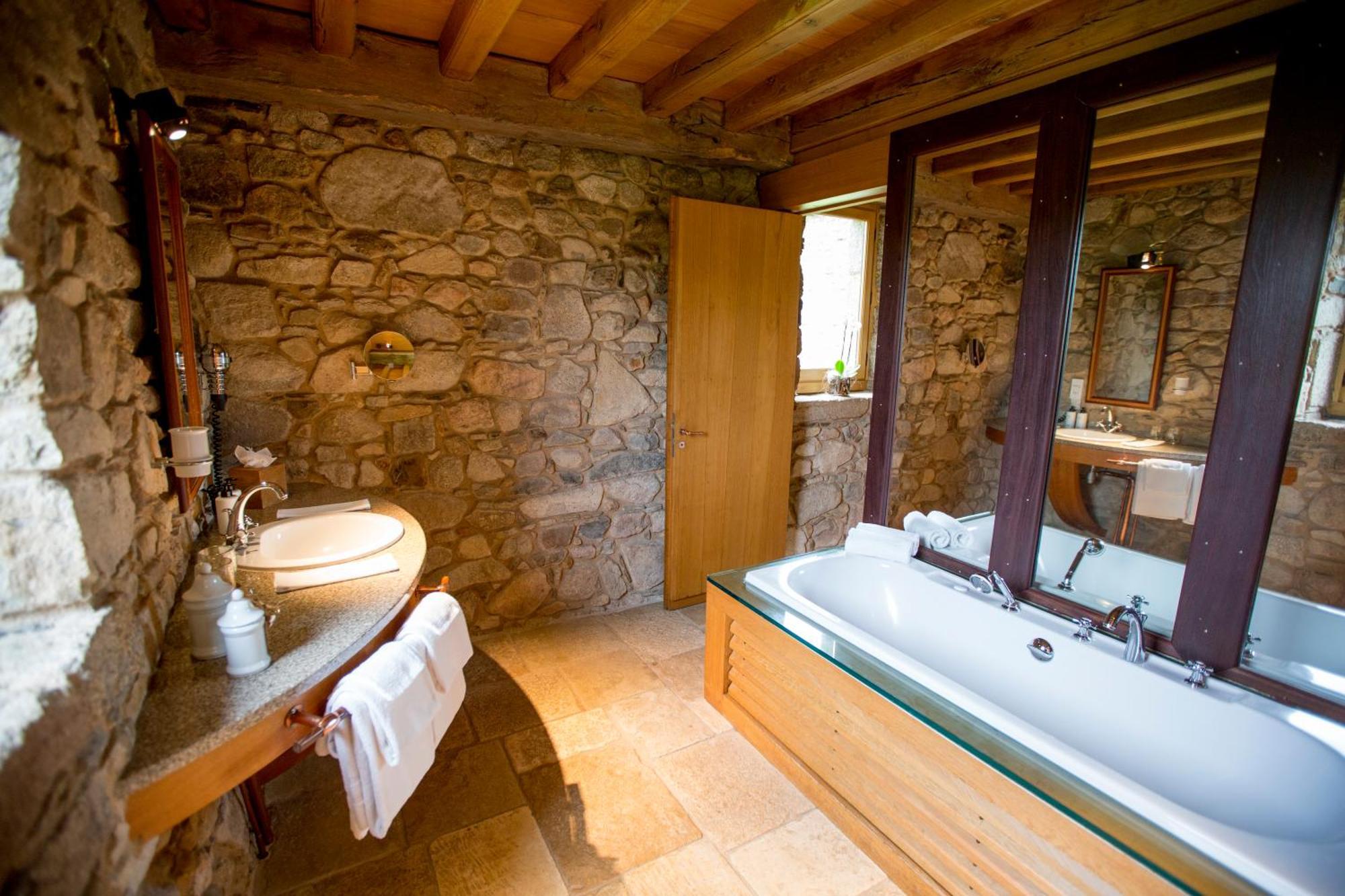 Domaine Des Etangs, Collection 5*